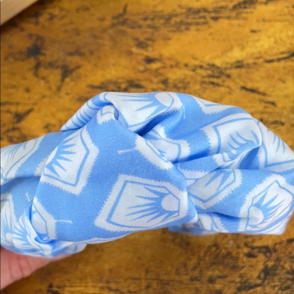 Women’s Knot Headband - Picture 2 of 2